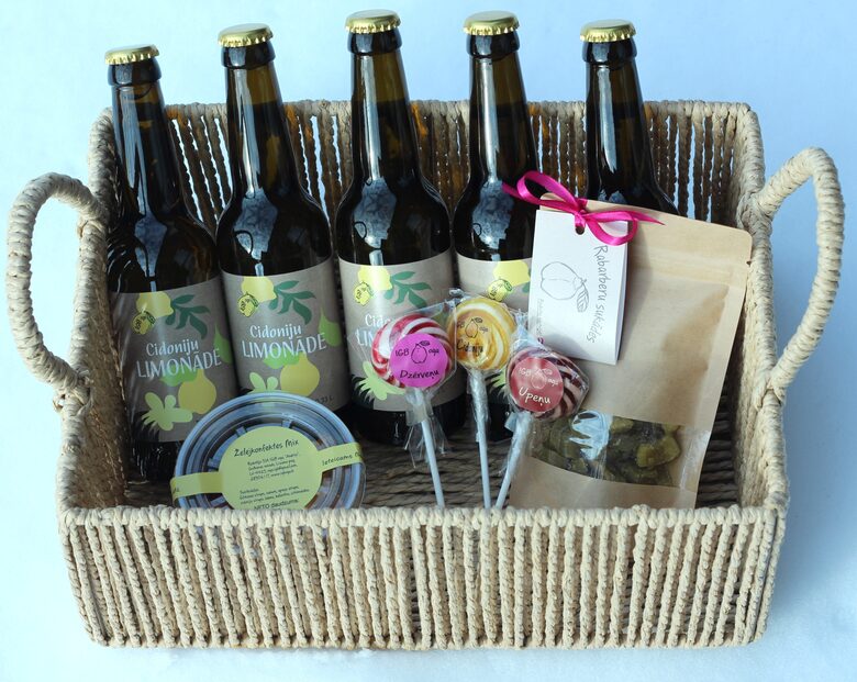 Northern Garden Treat Basket